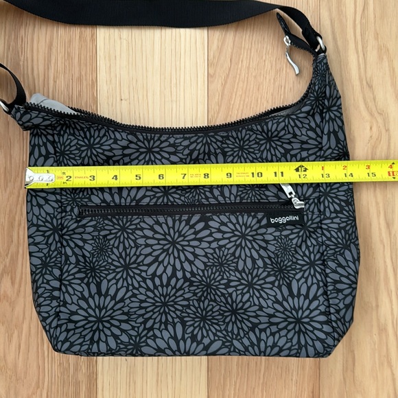 Baggallini purse, grey and black - Picture 7 of 9